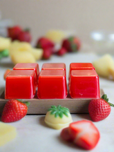 Load image into Gallery viewer, Strawberries and Cream Wax Melts
